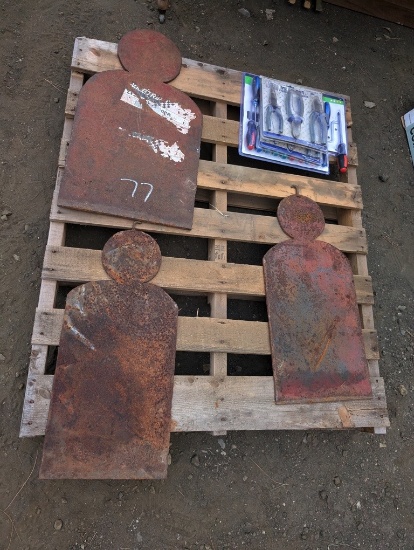 PALLET W/ NEW TOOLS& METAL PLATES