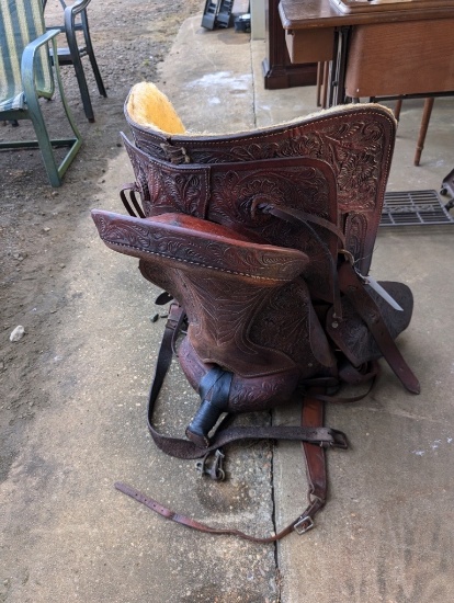 SADDLE