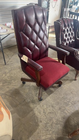 OFFICE CHAIR ON WHEELS