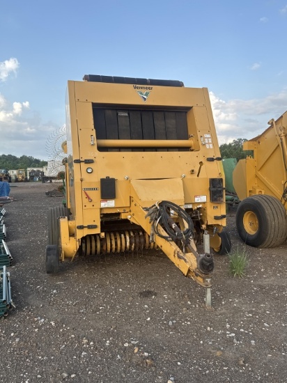 VERMEER 605 SUPER M ROUND BALER
