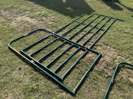 NEW PRIEFERT 8FT PANEL W/4FT WALK THRU GATE