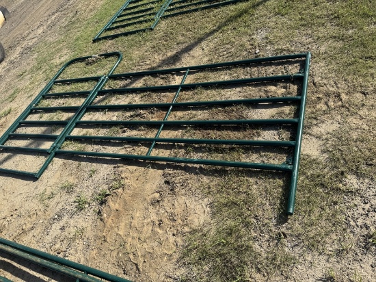 NEW PRIEFERT 8FT PANEL W/4FT WALK THRU GATE