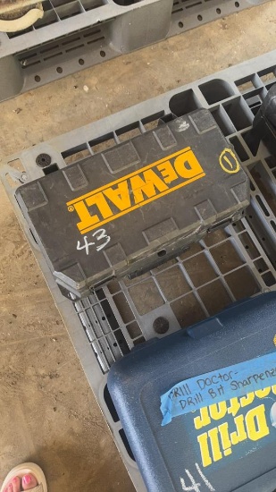 DEWALT GRINDER