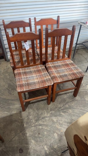 4 WOODEN CHAIRS