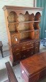 CHINA HUTCH