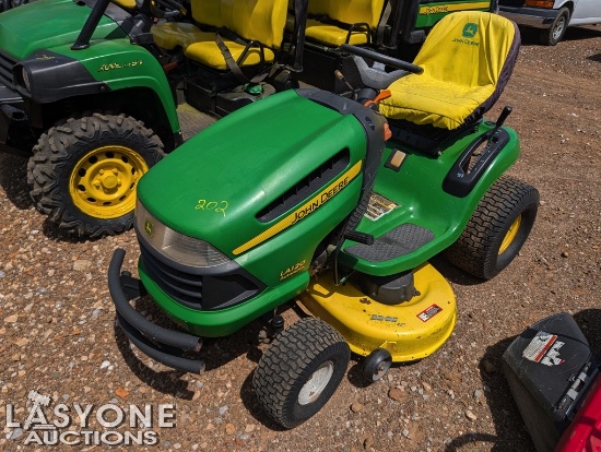 JOHN DEERE LA120 AUTOMATIC LAWNMOWER