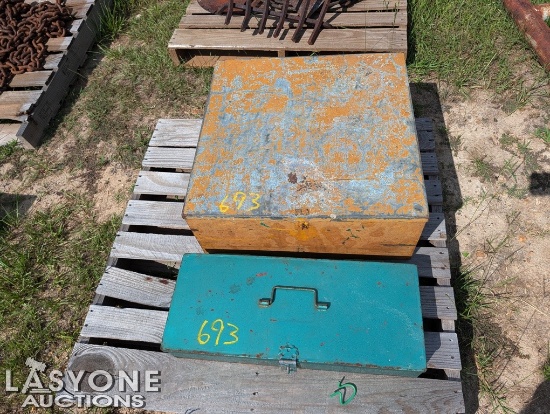 PALLET W/RIDGID PIPE THREADER