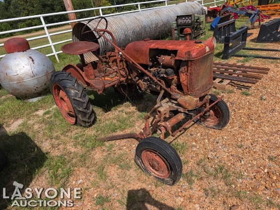 FARMALL CUB TRACTOR
