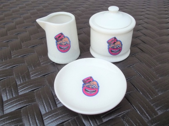 Coon Chicken Inn Ceramic Pottery Condiment Set Sugar Butter Plate & Creamer