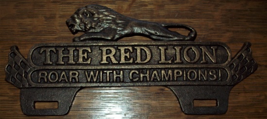 The Red Lion Roar with Champions Cast Iron License Plate Topper