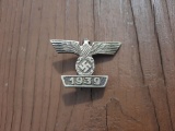 Metal Nazi German 1939 Pin Eagle & Swastika Badge