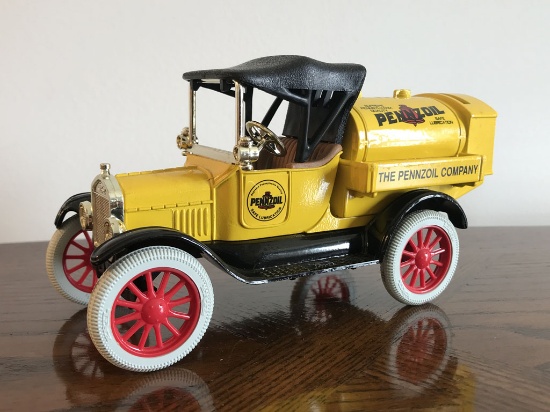 ERTL 1918 Model T Runabout Pennzoil Tanker/Bank