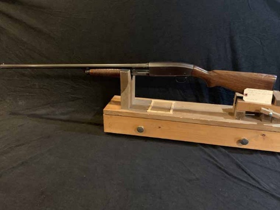 Remington Mod. 31 12 ga. Pump full choke 30" BBL (wear on butt stock)