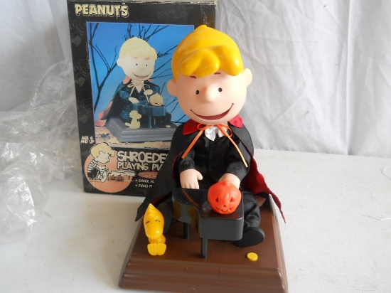 Peanuts "Shroeder" Playing Piano
