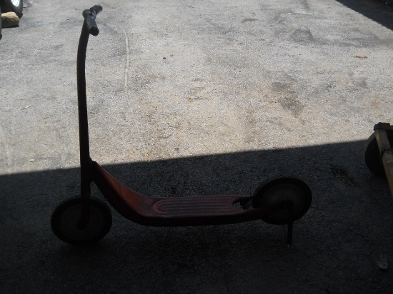 Vintage/Retro Red Metal Kick Scooter