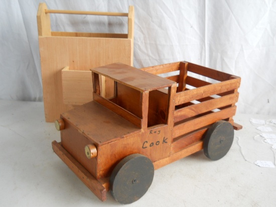 Lot of 2 Wooden Items