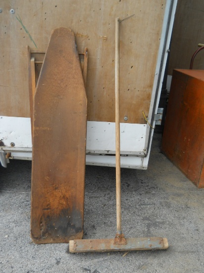 Lot of 2 Items