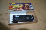 Athearn HO Scale #1025-1 N&W Black 40' Box Car