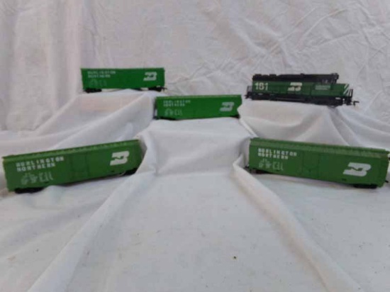 5 pc. Set Burlington Northern Engine #181 & 4 Box cars #'s BN100-024