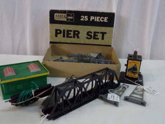 Mixed Lot of Items Includes Marx Signal Base w/ Light, Girder Bridge & Atlas "N" Pier Set In Box