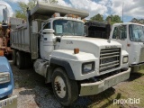 1994 Mack RD690S White Tandem Aluminum Dump Truck, Mack EM7-300 Engine, Maxitorque T2070,7-speed tra
