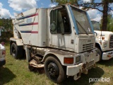 JOHNSTON STREET SWEEPER, MFG 02.1998, 385 65R 22.5 TIRES, SALVAGE FOR PARTS SN:1J9VM4H26W0172018