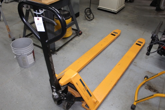 Uline H-1779 3300lb. Capacity Pallet Jack.