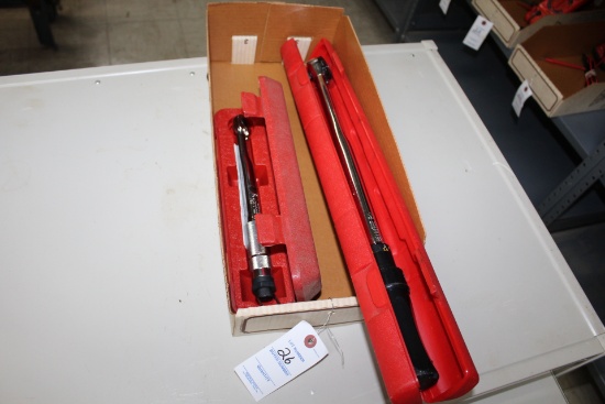 2 Torque Wrenches: 1/4" & 1/2" Drive.