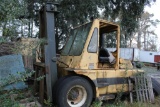 Cat-Towmotor Model B22 - 22,500lb. Cap. S/N 84Y204.  Diesel Engine w/2 Stage Mast.