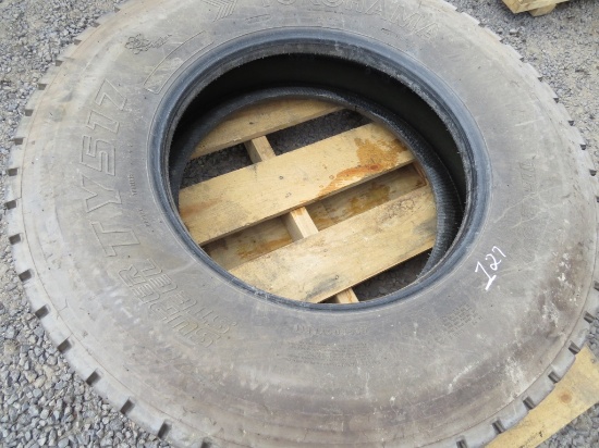 11R22.5 Yokohoma Tire