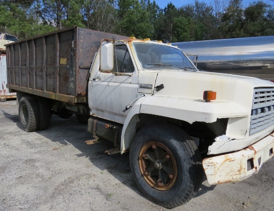 1983 Ford Dump