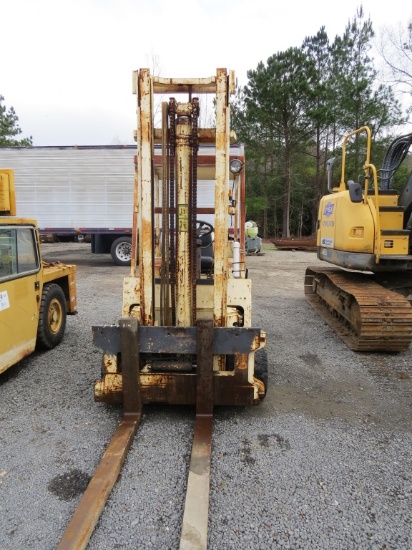 "Allis Chalmers Forklift SN: AC0519832    Model: ACC120R    Hours:169