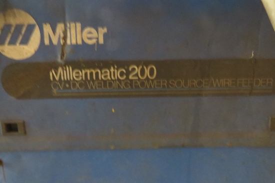 Miller Millermatic 200 CV-DC Welding, Power Source  Wire Feeder  w/Helmet