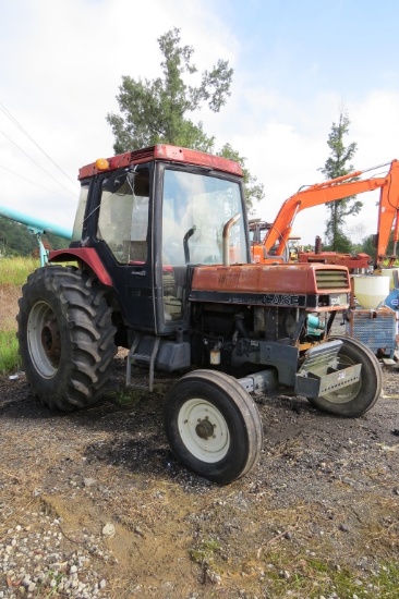 Case International 685XL Farm Tractor