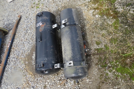 2 Air Tanks