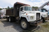 1989 Mack w/Dump Body