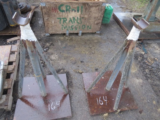 2 Metal Stands