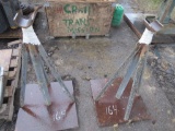 2 Metal Stands