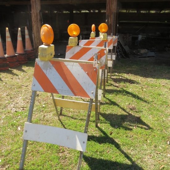 5 Lighted Road Barriers | Heavy Construction Equipment Light Equipment ...