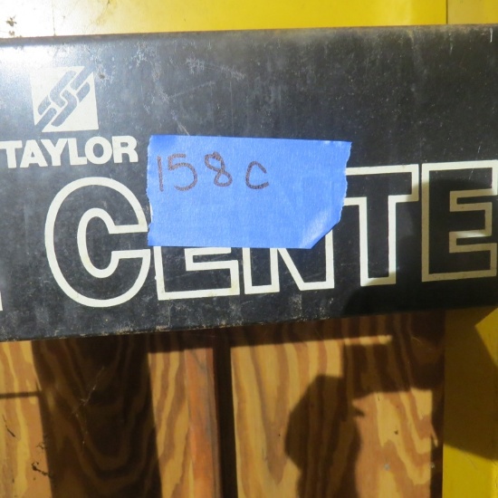 Chain center metal stand
