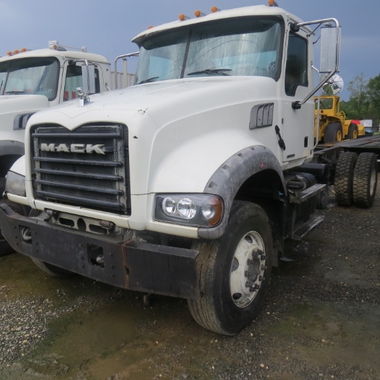 2019 Mack Granite Cab & Chasis