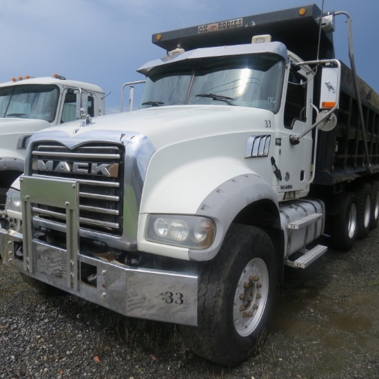 2016 Mack Granite Dump Truck