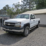 2007 White Chevy 2500 HD Truck 4x4