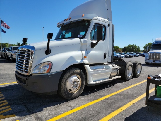 2013 FREIGHTLINER CA125DC