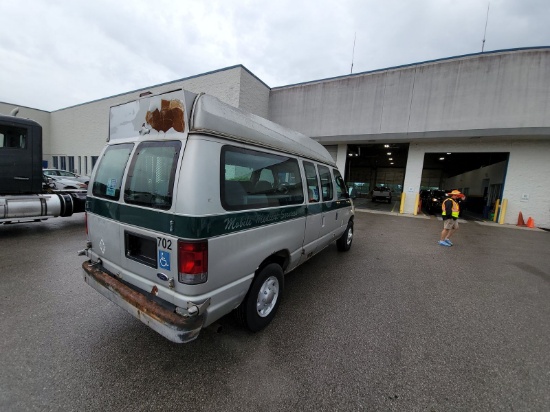 2003 FORD      E250