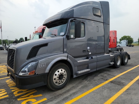 2015 VOLVO     VNL64T670