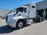 2001 MACK      CX613
