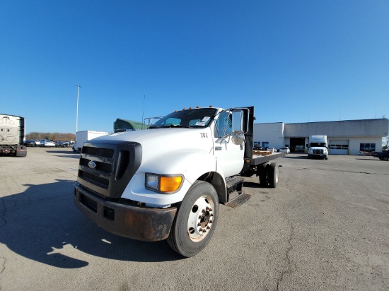 2004 FORD      F650