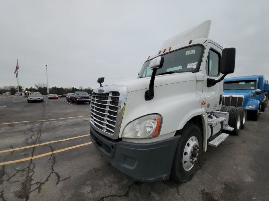 2015 FREIGHTLINER CA125DC