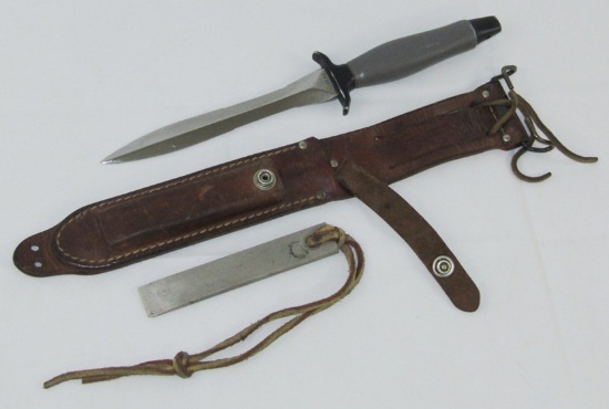 Vietnam War Period Gerber Mark II Commando Fighting Knife With Scabbard